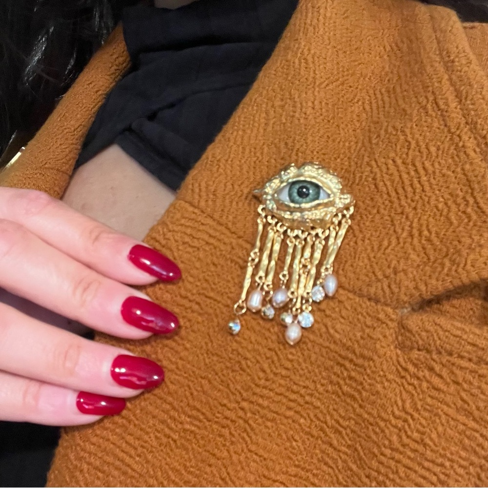 Lovers Eye Victorian Style Brooch Lapel Pin. Women's Vintage Eye Baroque Tassels - Picture 6 of 7